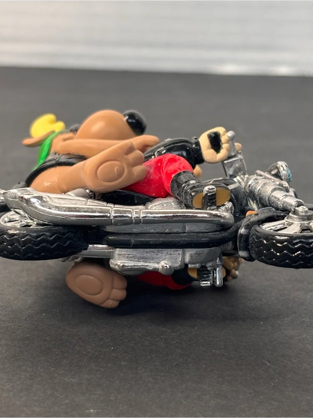Carlton Cards Heirloom Collection 2002 "Rebel with a Claus" Motorcycle Ornament - Picture 12 of 14